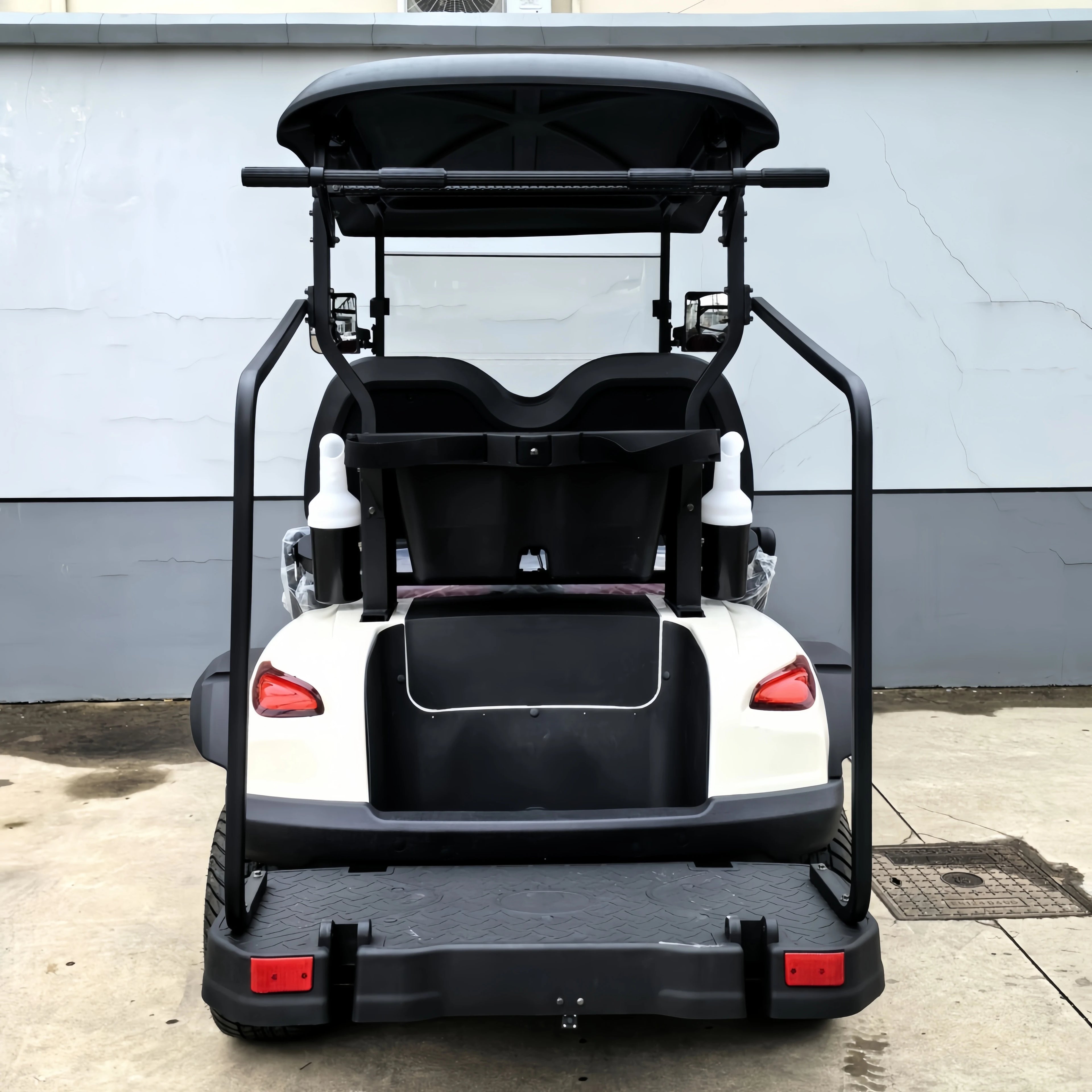 Energy Saving Effect of Manufacturer's 4+2 Seat Electric off-Road Vehicle, Four-Wheel Golf Cart    Truck with a trailer attached